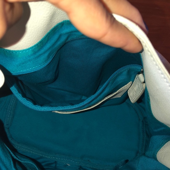 Calvin Klein White Leather Shoulder Bag - Picture 8 of 10